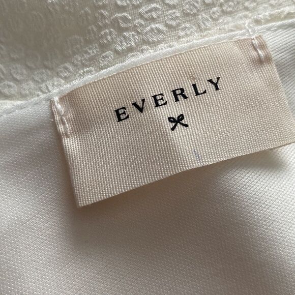 Everly V Neck Ivory Flowy Midi Dress - Picture 9 of 10